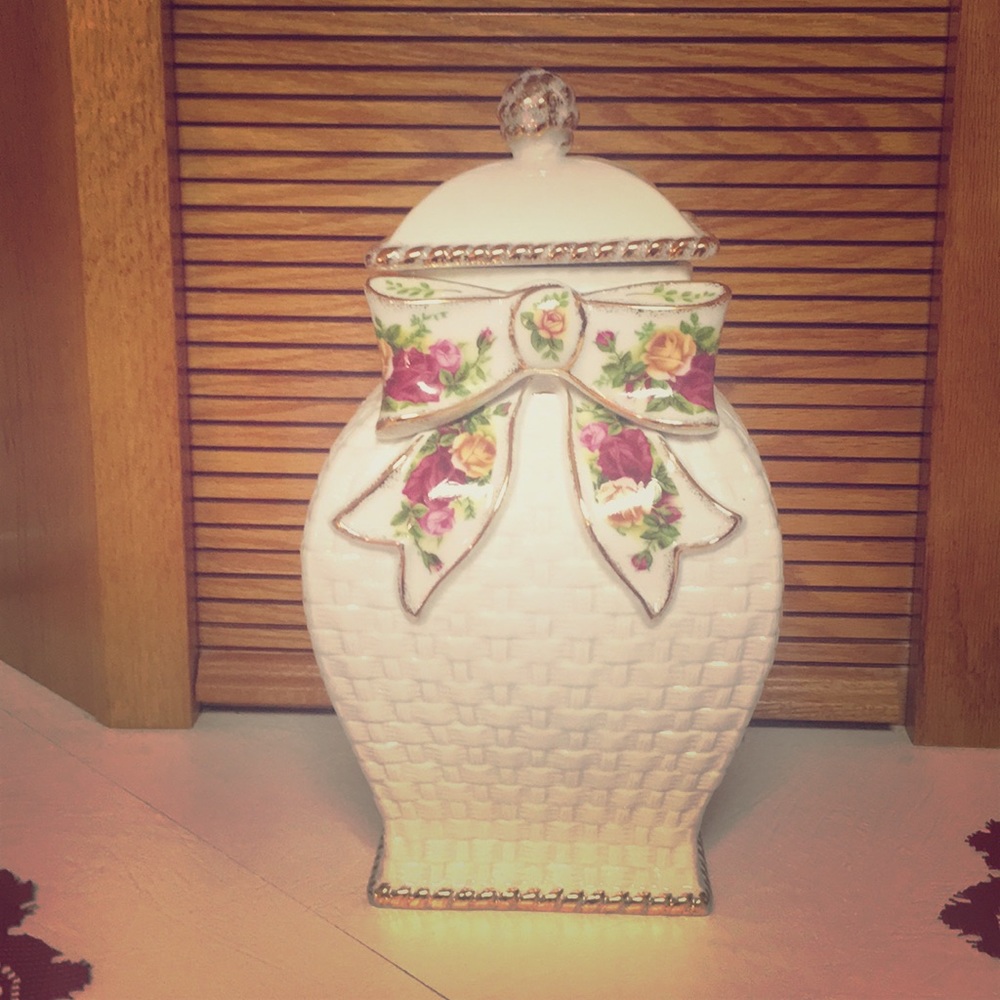 COPY - Royal Albert Old Country Roses Cookie Jar